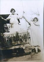 Jessie Montgomery Davis w/ friend Eastland, Tx. 1923??.